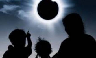 Live viewing of the eclipse, including children 15 People lost their eye-sight
