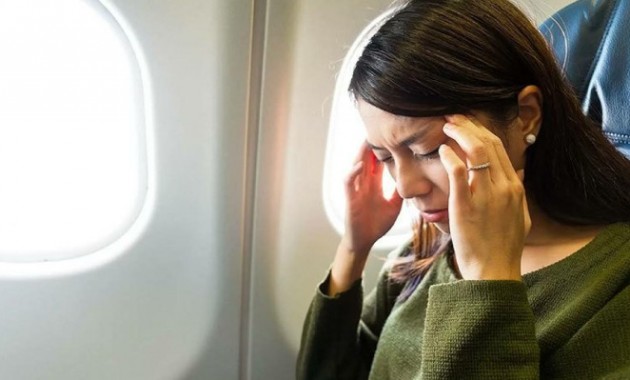 why-are-the-ears-closed-when-traveling-on-a-plane